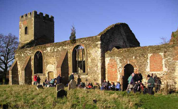 Coffee break during a walk from Woburn (All Saints, Segenhoe)